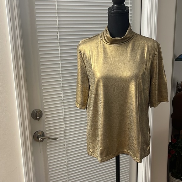 Lauren Lightweight Gold Metallic Elbow Length Sleeve Turtleneck Top - Picture 1 of 6